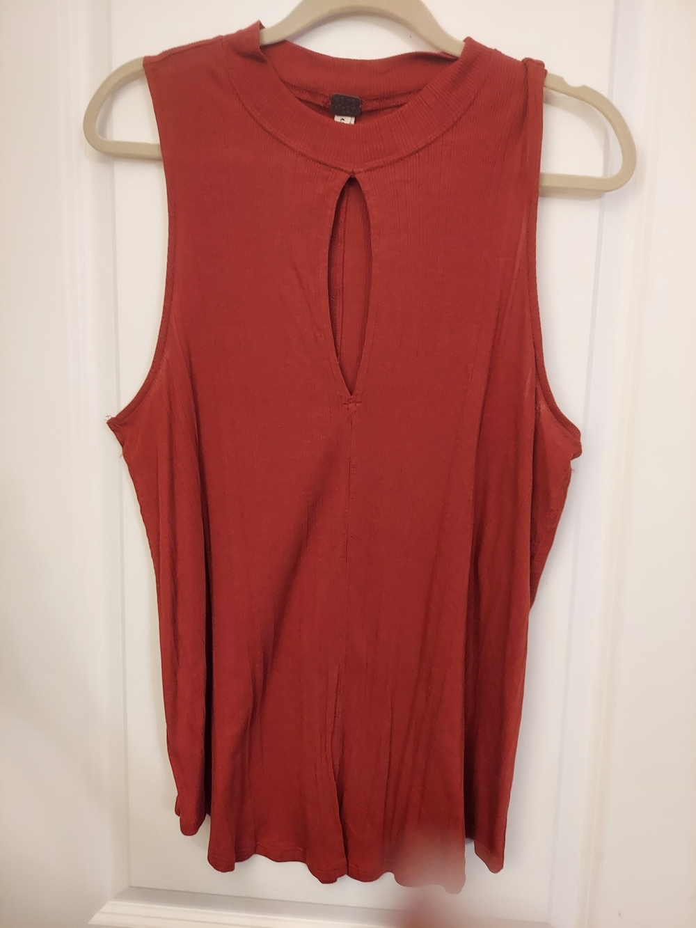 Free People Sleeveless Keyhole Tank Top - Rust NWT. Size Large.